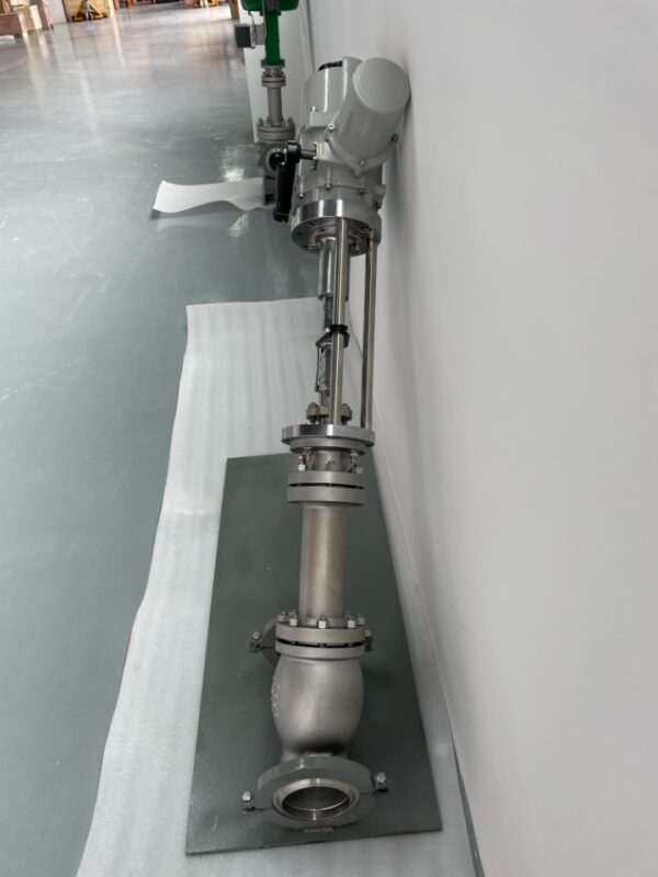 molten salt angle type control valve