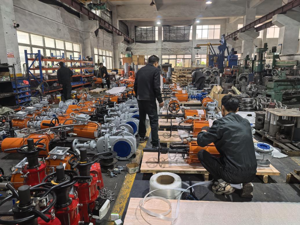 пневматический линейный привод клапана5